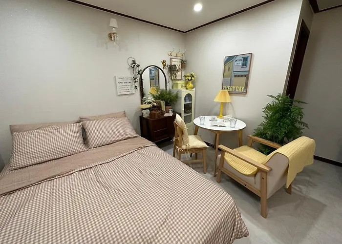 Hotel 8