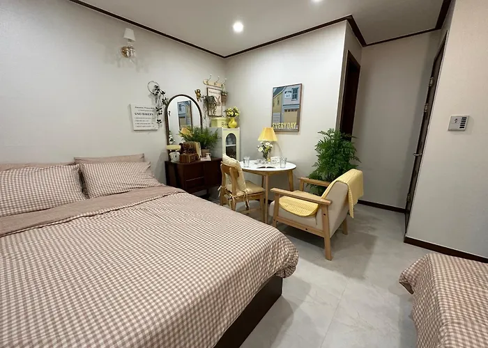 Hotel 8