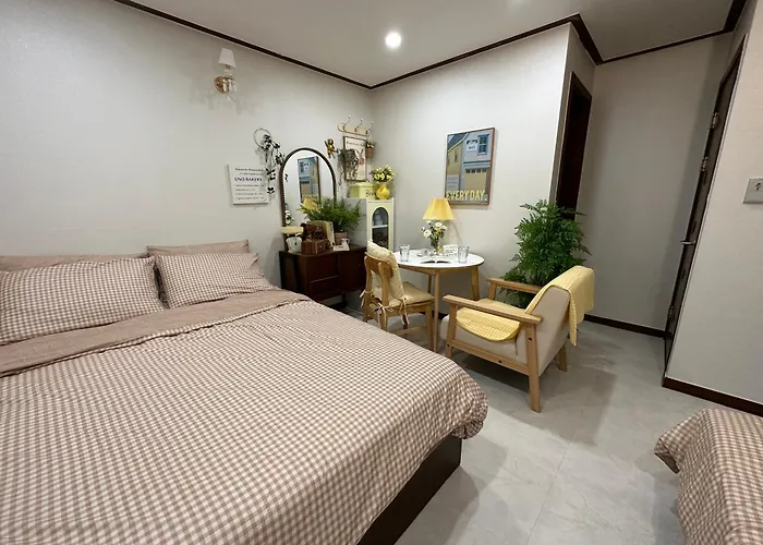 Hotel 8